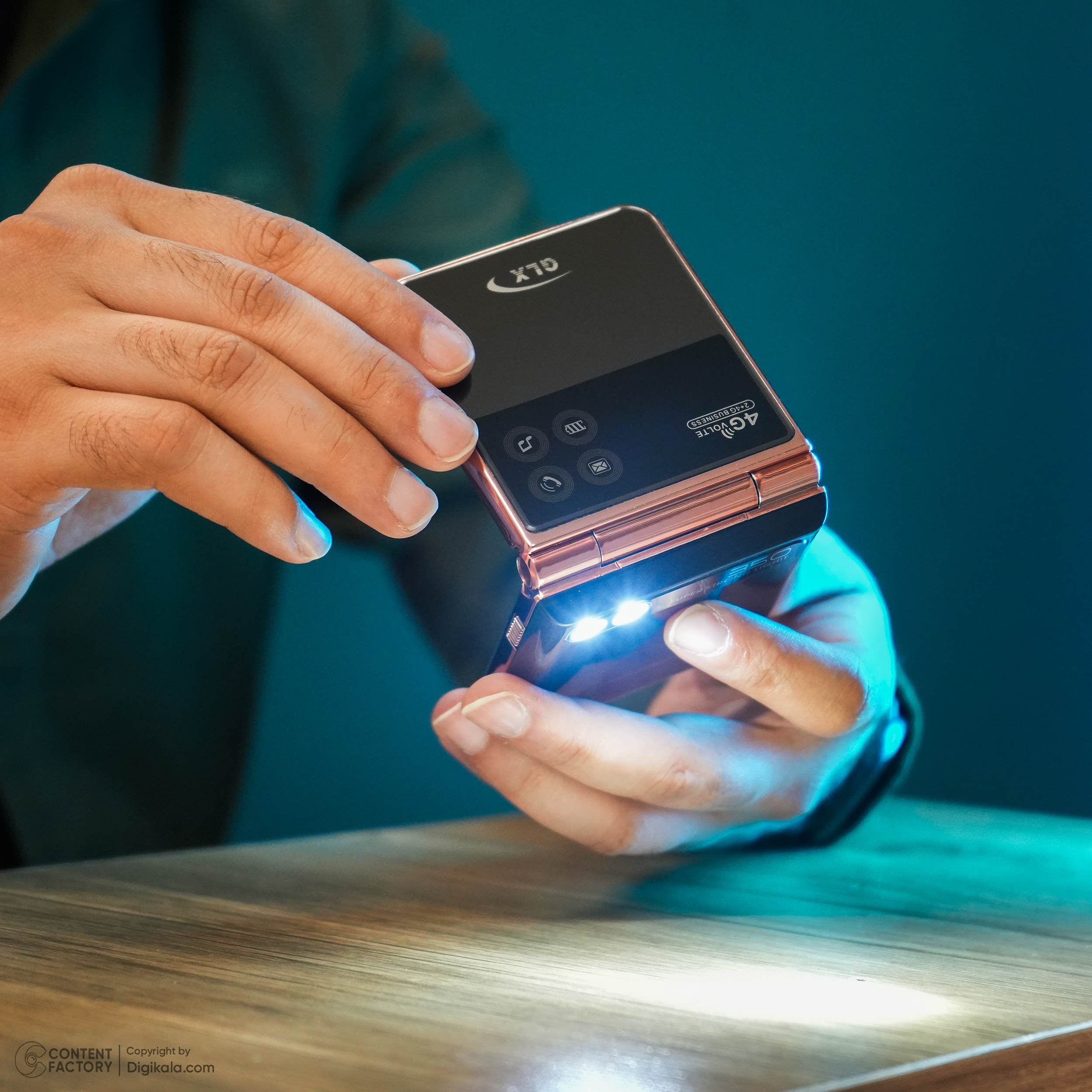 گوشی موبایل جی ال ایکس مدل Flip دو سیم کارت - تصویر 9